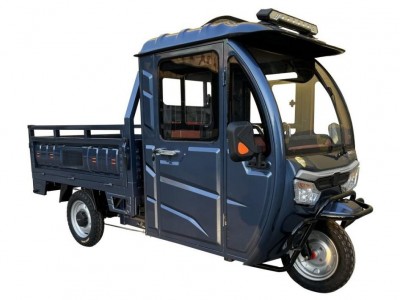 半封闭电动三轮车